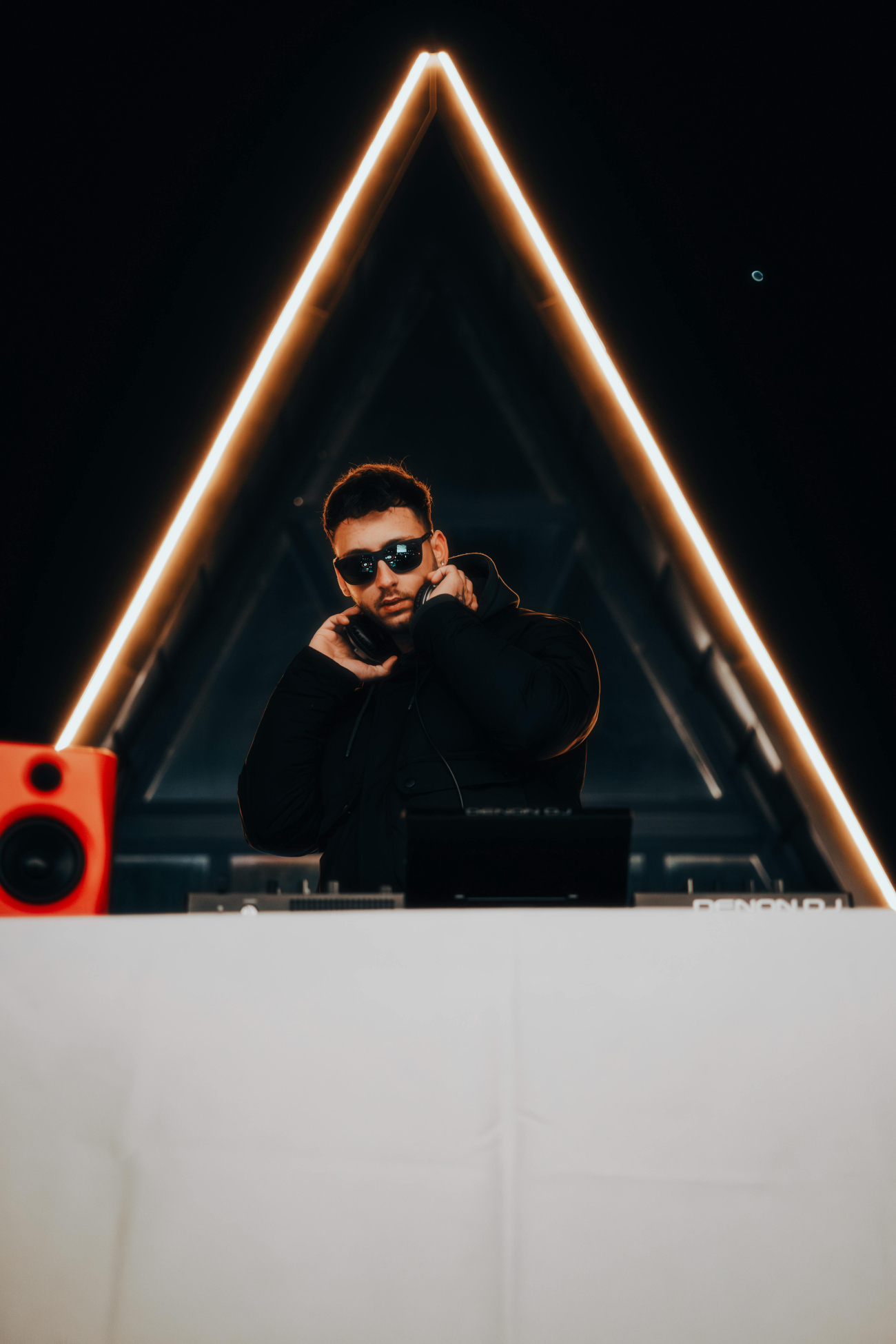 Thuê dj nước ngoàichuyên nghiệp - 1